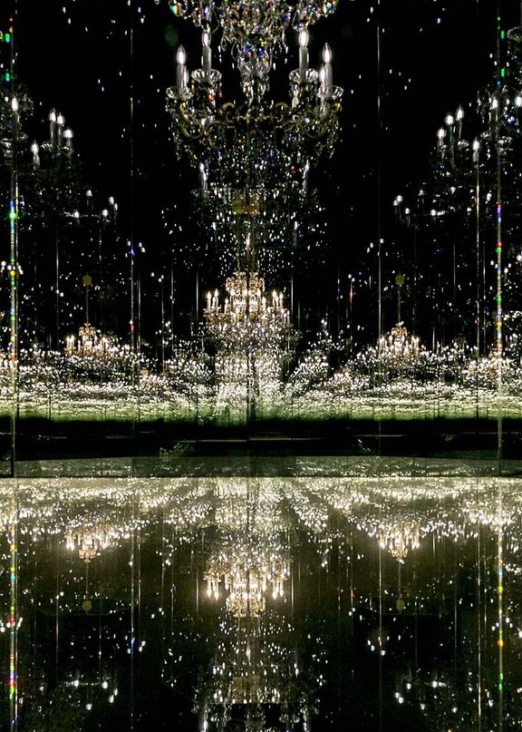©Swarovski Kristallwelten Wunderkammer Yayoi Kusama ©Swarovski Kristallwelten Wunderkammer Yayoi Kusama