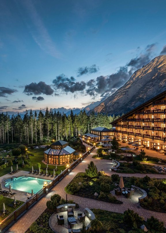 The lighted five star Interalpen-Hotel Tyrol at night
