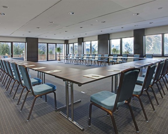 Insight into the large "Leutasch" conference room in a conference hotel in Tyrol 