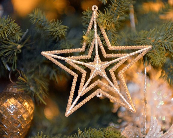 Weihnachtsdeko im Interalpen-Hotel Tyrol Weihnachtsdeko am Weihnachtsbaum