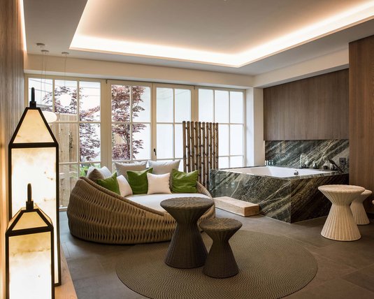 Einblick in den hochwertig ausgestatteten Privat-Spa-Bereich in Österreich Einblick in den hochwertig ausgestatteten Privat-Spa Bereich in Österreich 