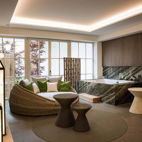Einblick in den hochwertig ausgestatteten Privat-Spa-Bereich in Österreich Einblick in den hochwertig ausgestatteten Privat-Spa Bereich in Österreich