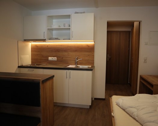 Innenaufnahme einer Küche im Einzelzimmer des neuen Personalhauses