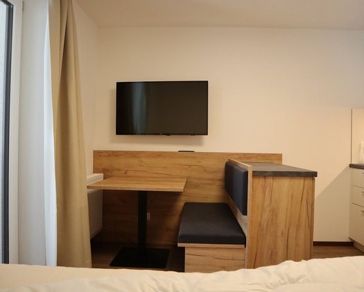 Innenaufnahme der Sitzgelegenheit im neuen Personalhaus