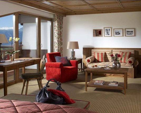 Suite 2 Einblick in den offen gestalteten Wohn- und Schlafbereich einer Suite II