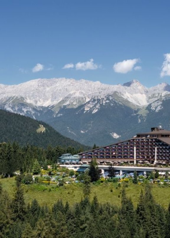 Außenansicht des Interalpen-Hotel Außenansicht des Interalpen-Hotel