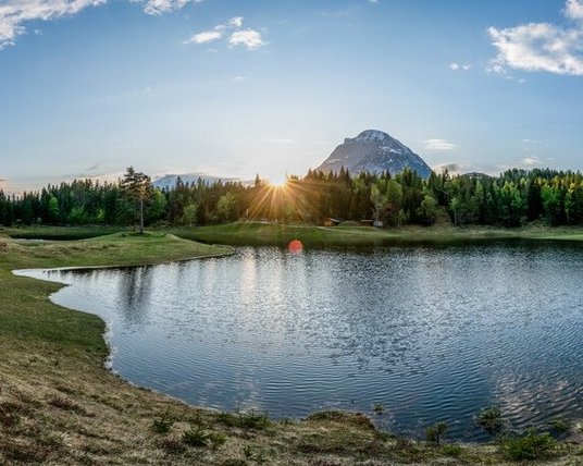 © Olympiaregion Seefeld, Stefan Wolf_Lottensee Lottensee mit Blick auf den Berg Hohe Munde