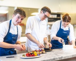 Patisserie in action Patisserie-Team im Interalpen-Hotel Tyrol