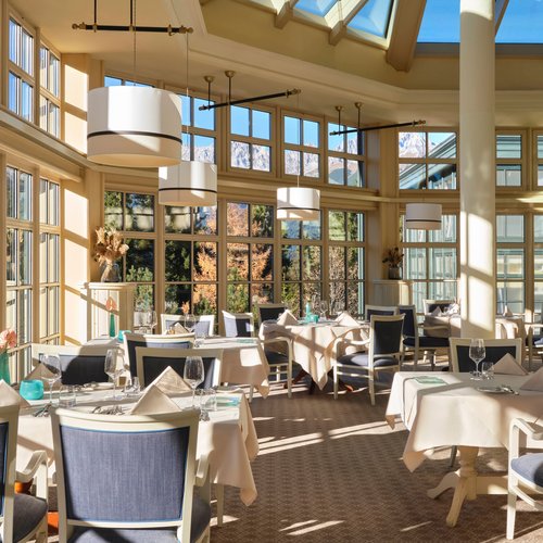 Ein kleiner Einblick in unser Hotel.
Verschiedene Orte, ein Gefühl von Wohlbefinden. ✨

—

A little glimpse of our...